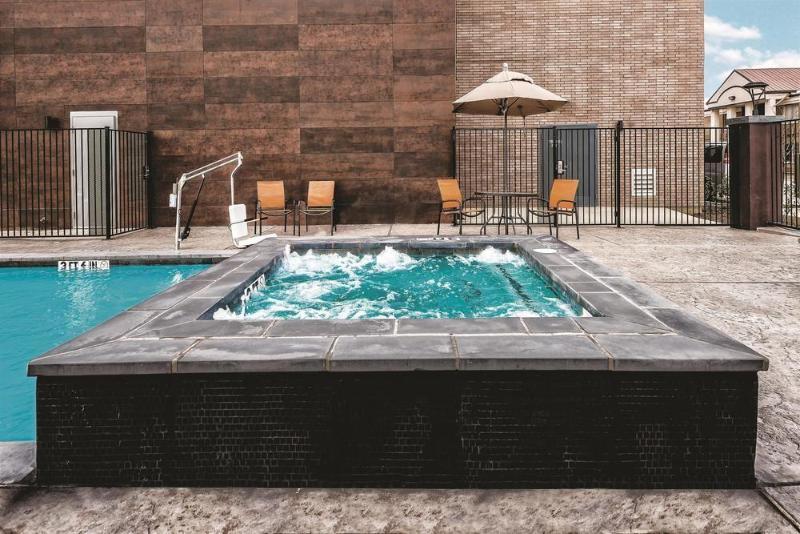 Super 8 By Wyndham Grand Prairie North Motel Екстериор снимка